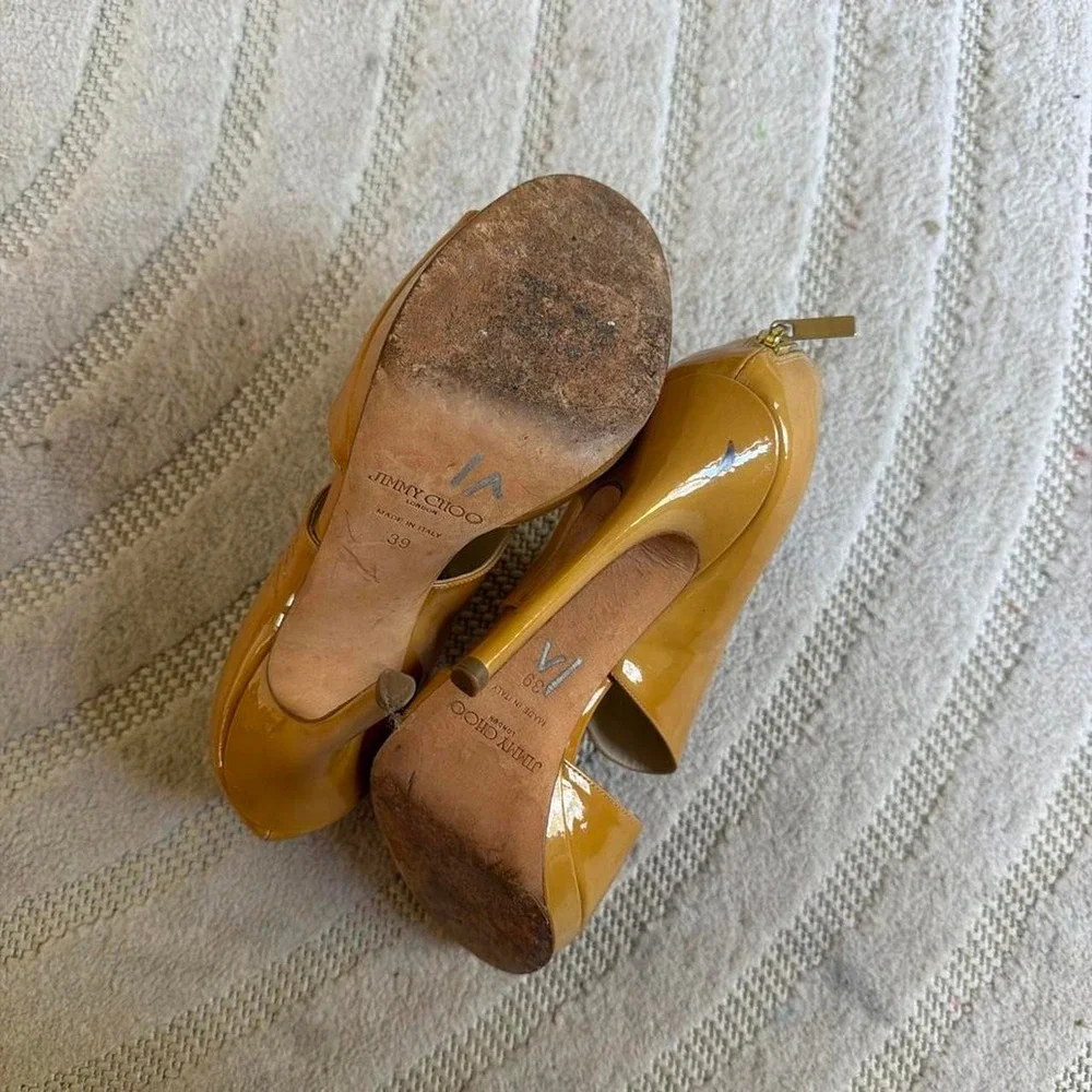 Jimmy Choo 2024 Beige Patent Leather 'Private' Sandal heels size 39/8.5 Glam